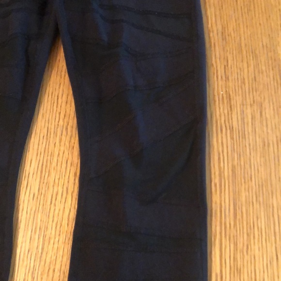Lululemon High Times Crop *Tech Mesh - Picture 5 of 15